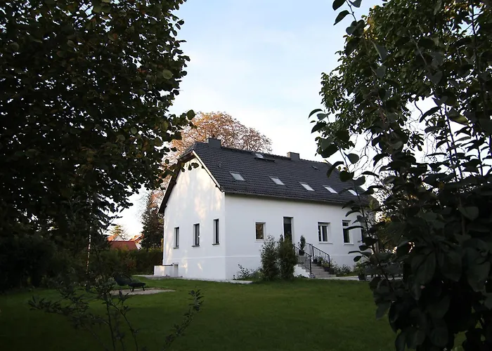 Haus Mit Pool, Garten Und Gym In Berlin